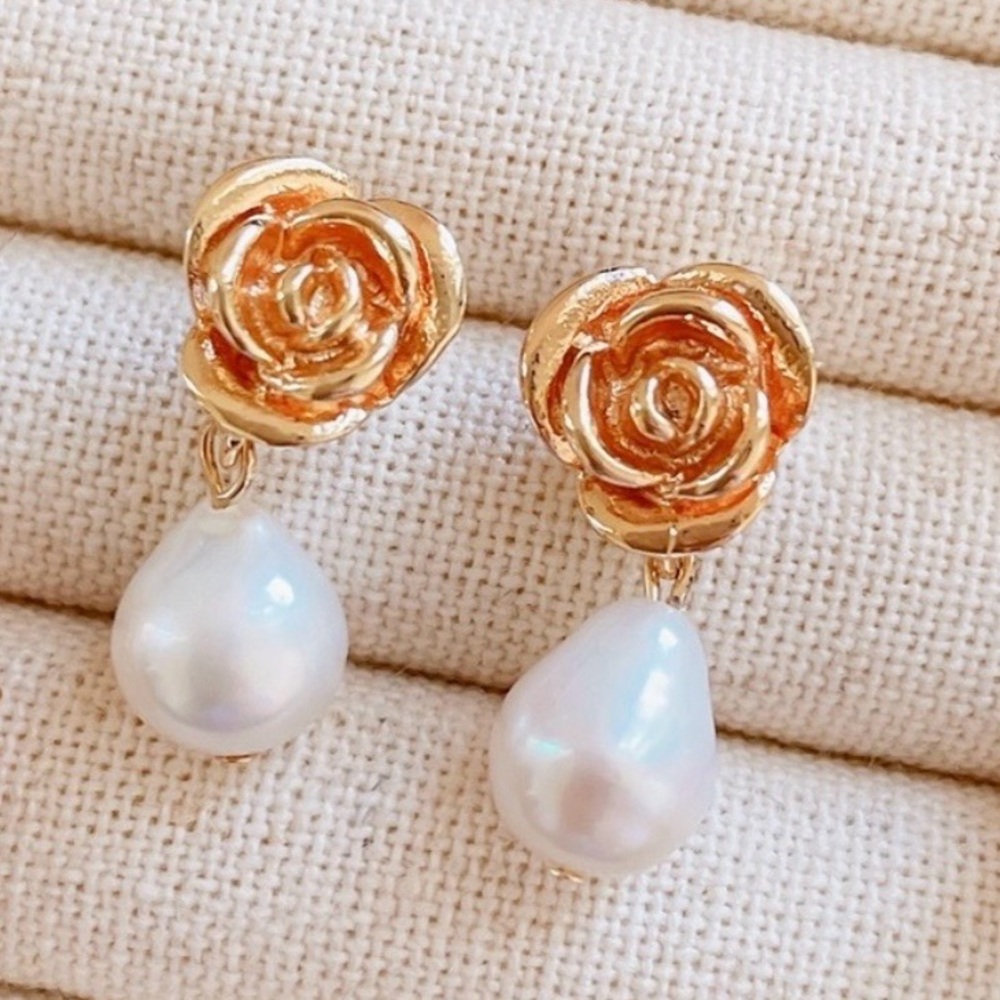 Rose pearl earrings